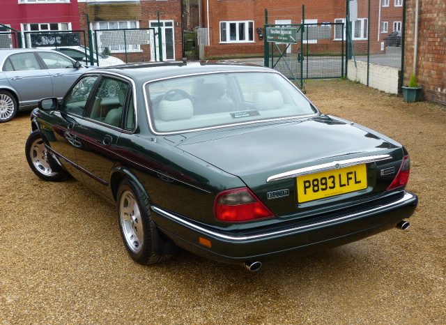 JAGUAR XJ EXECUTIVE (X300) 3.2 AUTO – FSH – 33K full